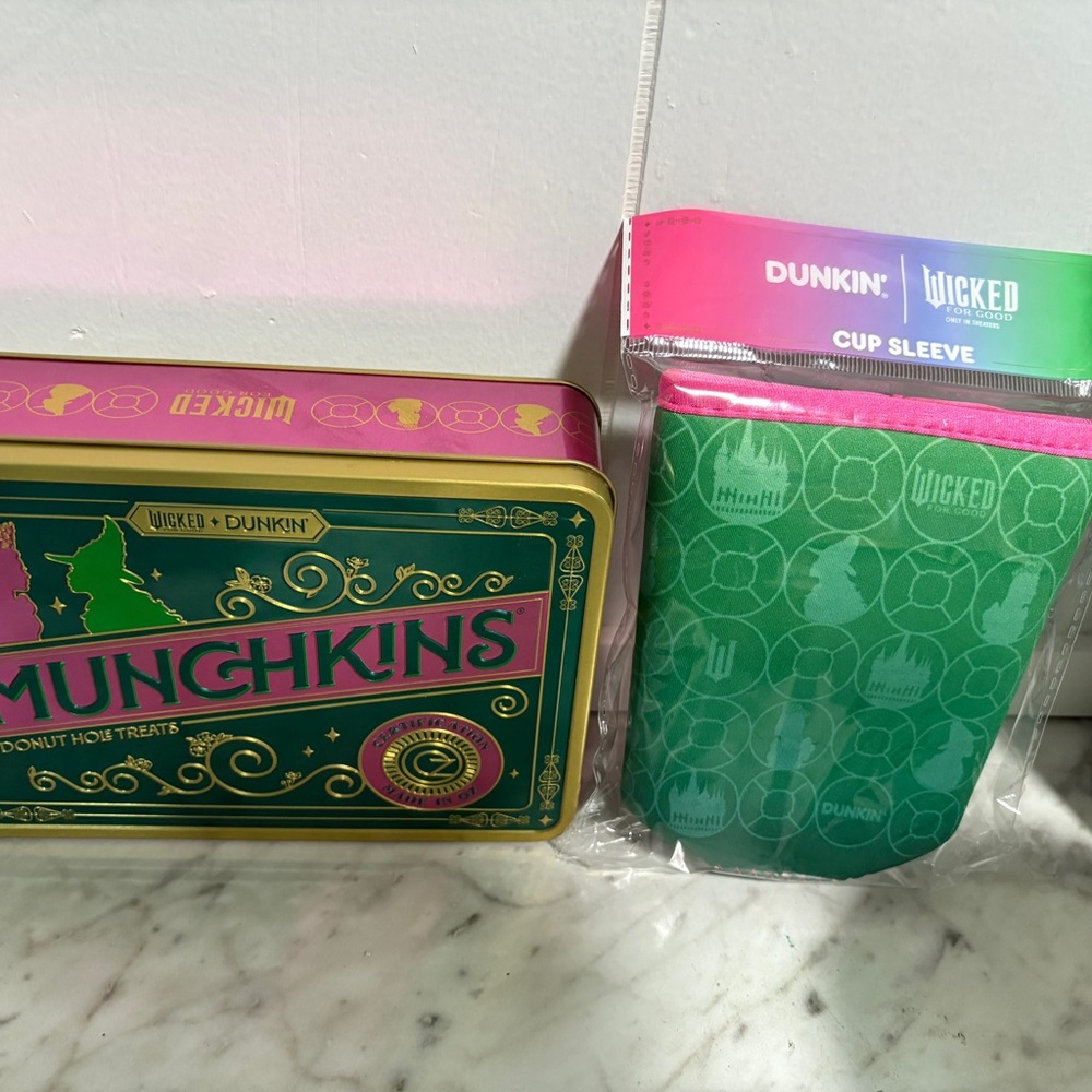 Dunkin' Wicked Munchkins Tin and Cup Sleeve Set - Green and Pink